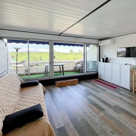 Apartment Avec Piscine, Parking Et Balcon Au Grau Du Roi - Fr-1-717-71 Le Grau-du-Roi
