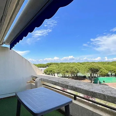 Avec Piscine, Parking Et Balcon Au Grau Du Roi - Fr-1-717-71 Le Grau-du-Roi